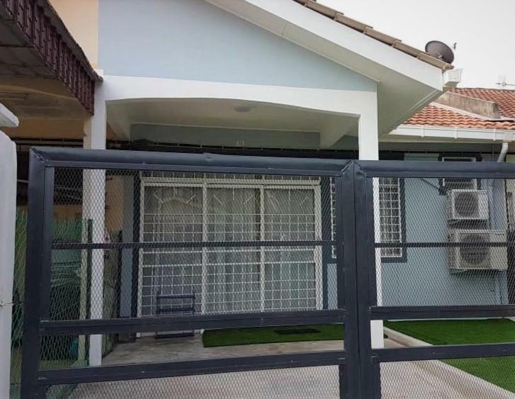 The Serene Homestay, 波德申 外观 照片